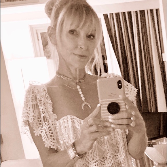 👛 Hi and welcome to my closet. - Picture 2 of 7